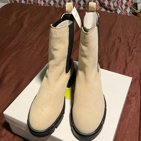 Leather Slip On Booties by Cruza Tendencia Brand. NWT! - Picture 2 of 16